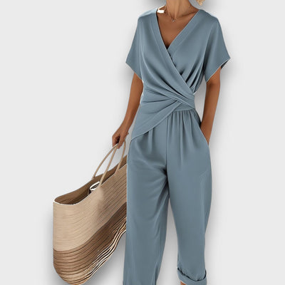 Celira | Sommerlicher Jumpsuit mit Wickeloptik
