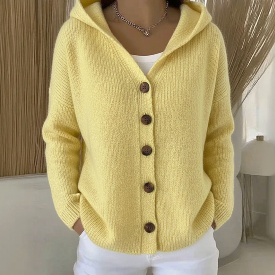 Felicia | Trendige Strickjacke mit Kapuze