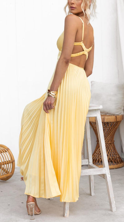 Aby™ | Gelbes plissiertes Maxikleid mit V-Ausschnitt