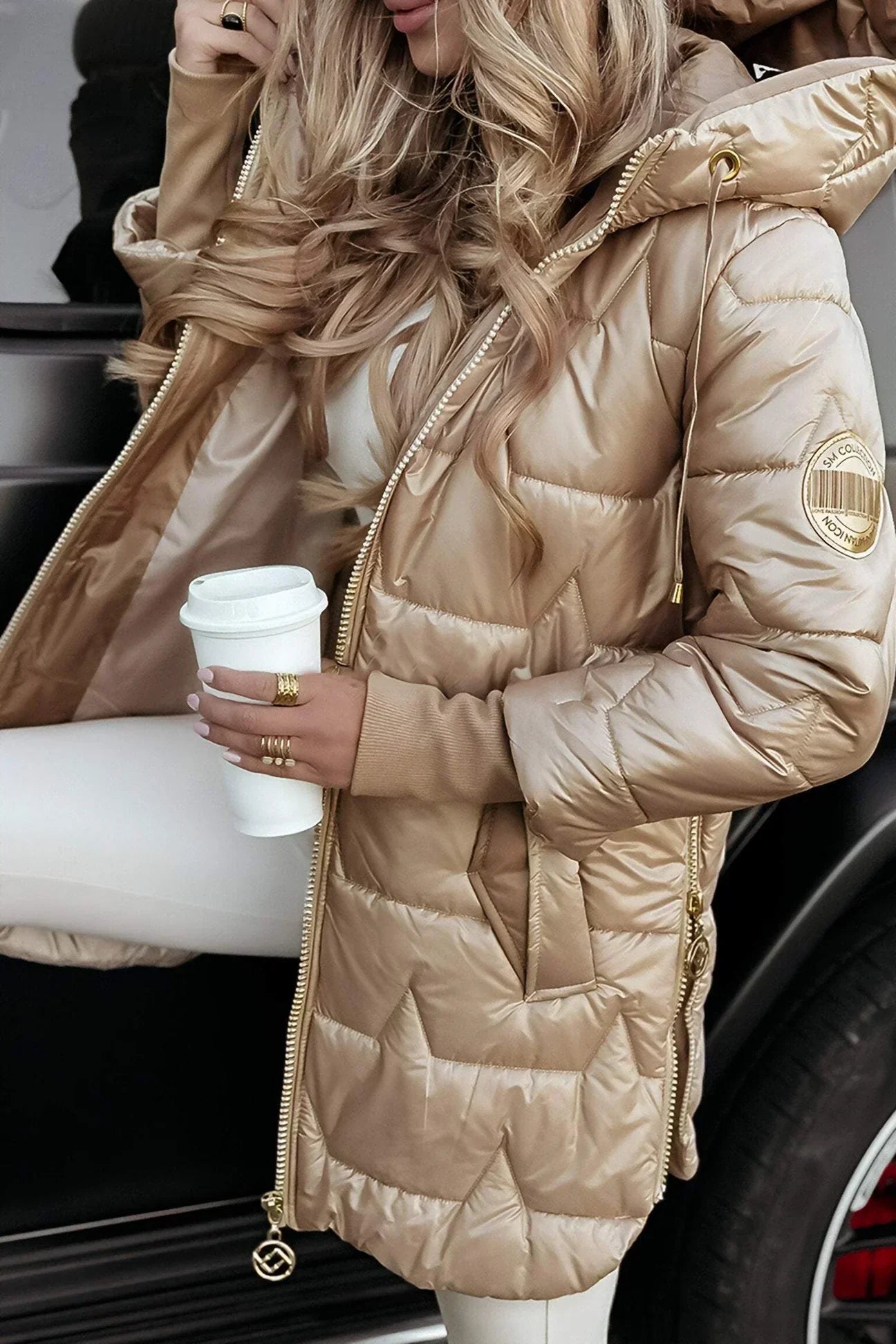 Nolwen™| Stilvolle Winterjacke mit Kapuze und Futter