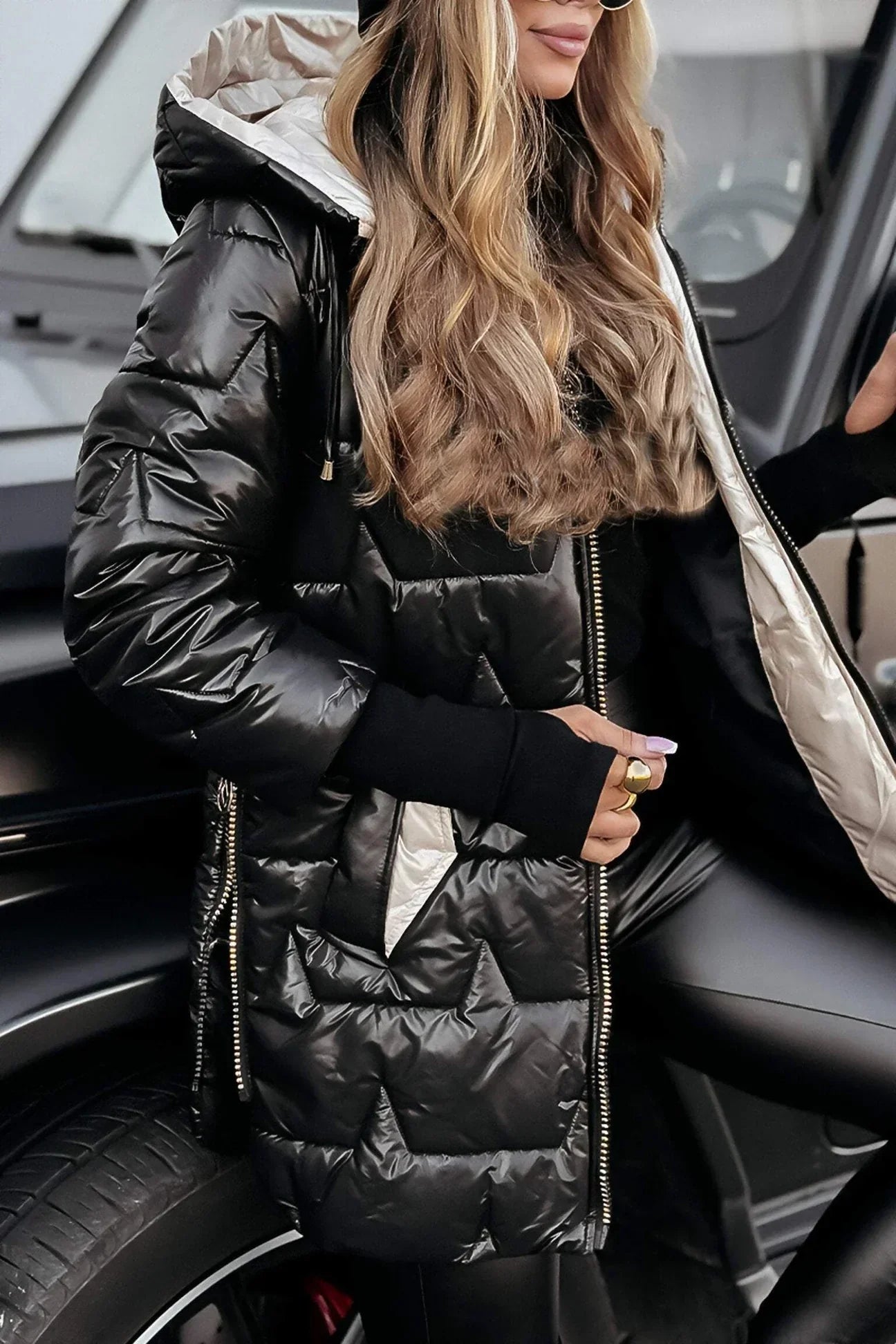 Nolwen™| Stilvolle Winterjacke mit Kapuze und Futter